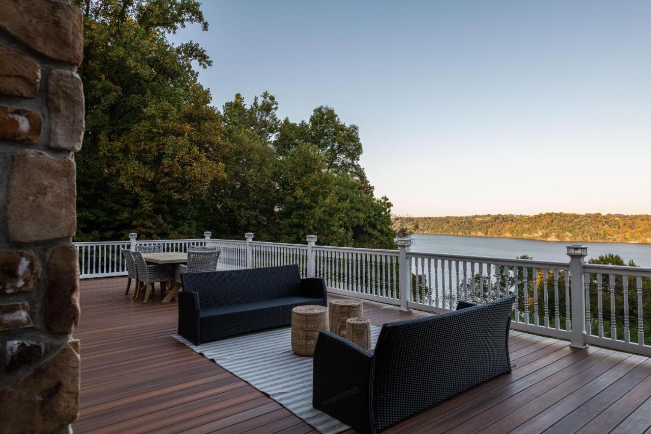 River Haven With Hot Tub *