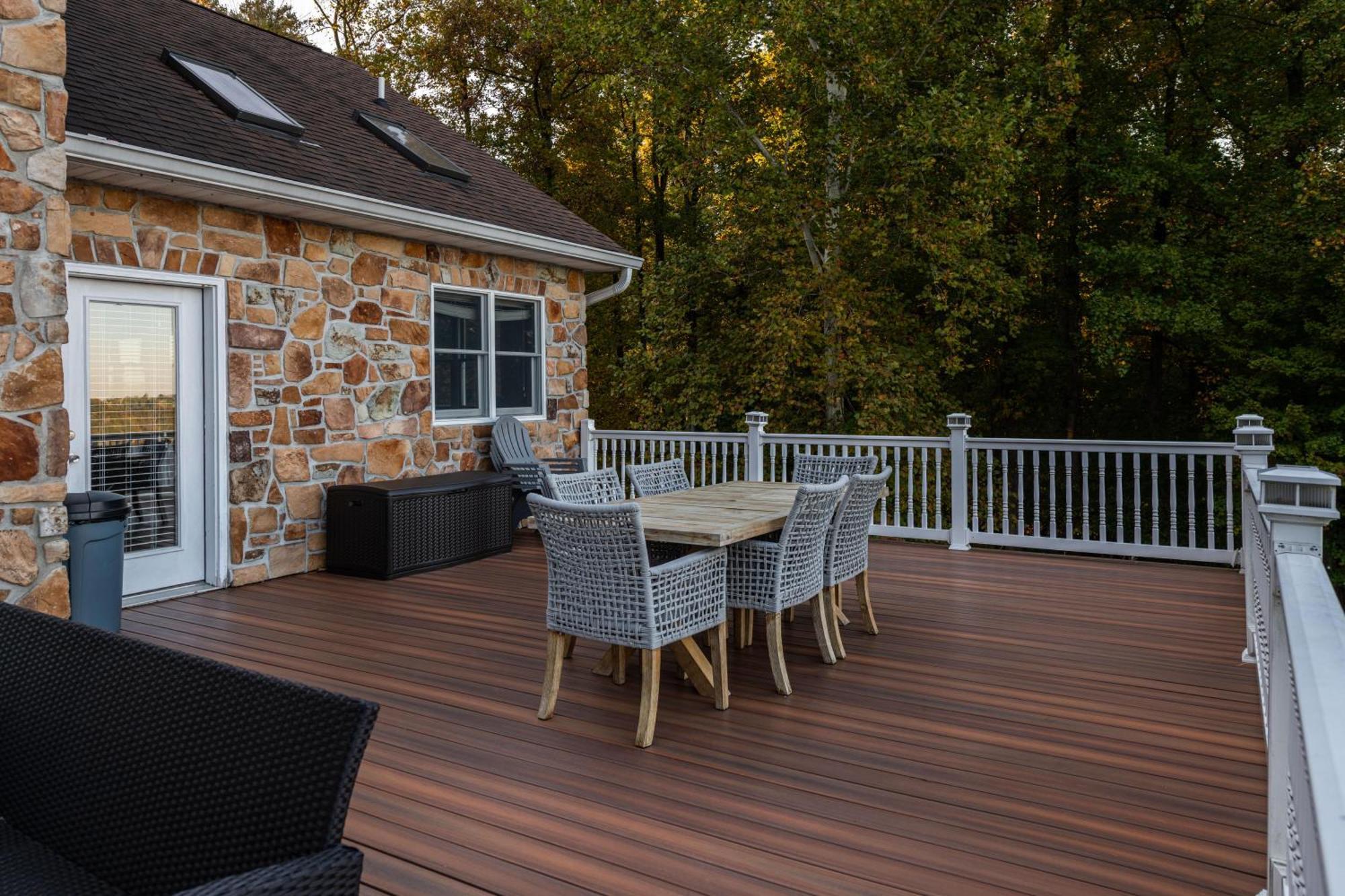 River Haven With Hot Tub Delta