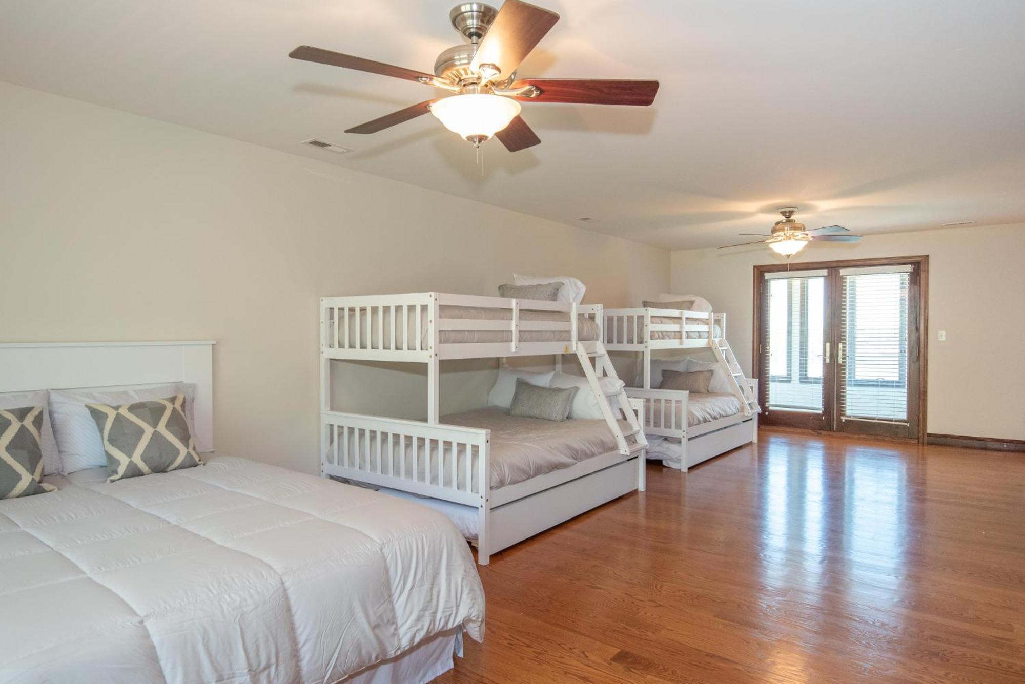 River Haven With Hot Tub Holiday home *