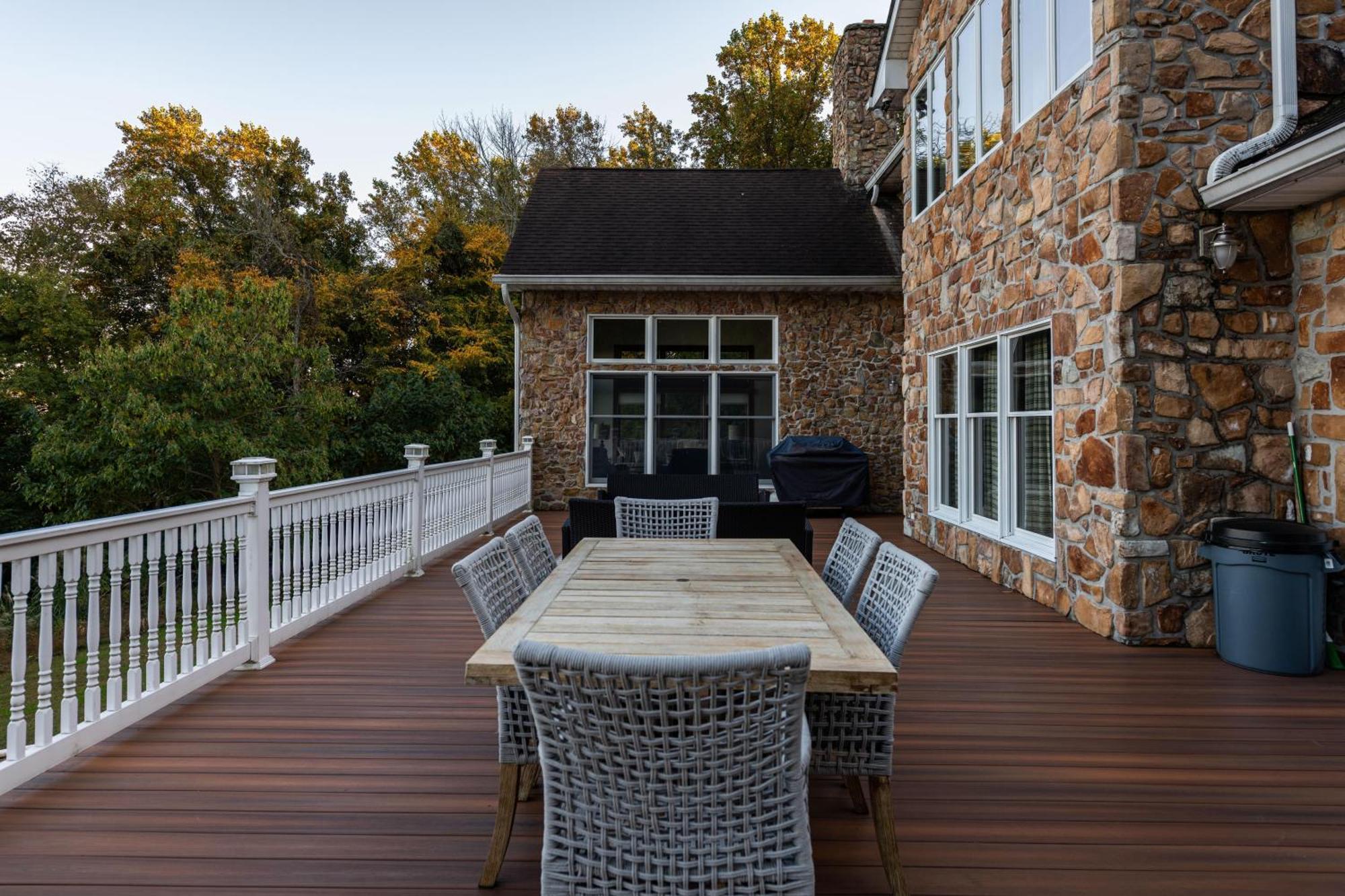 River Haven With Hot Tub Holiday home *